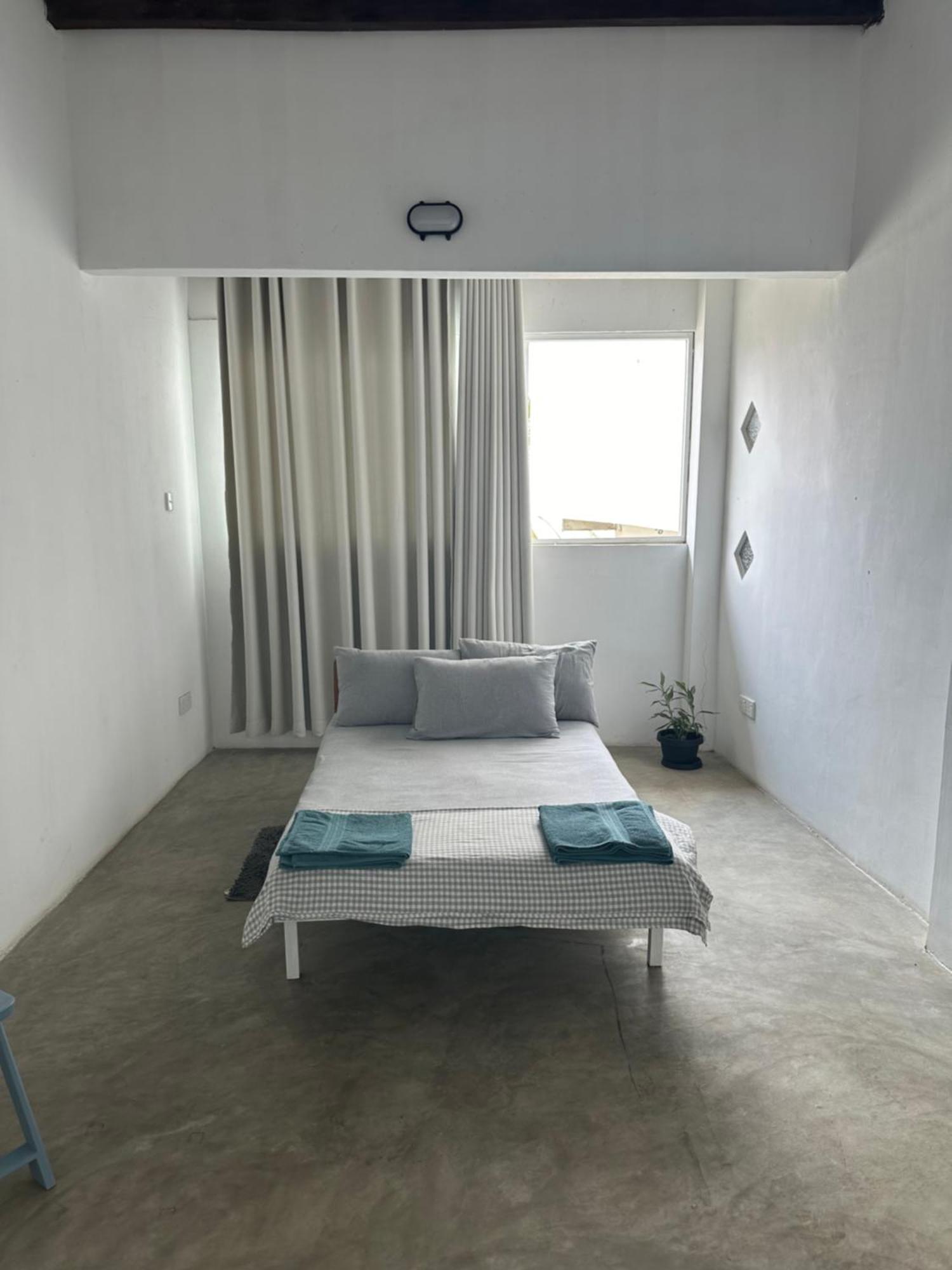 Dip N Doze Pansiyon Ahangama Dış mekan fotoğraf